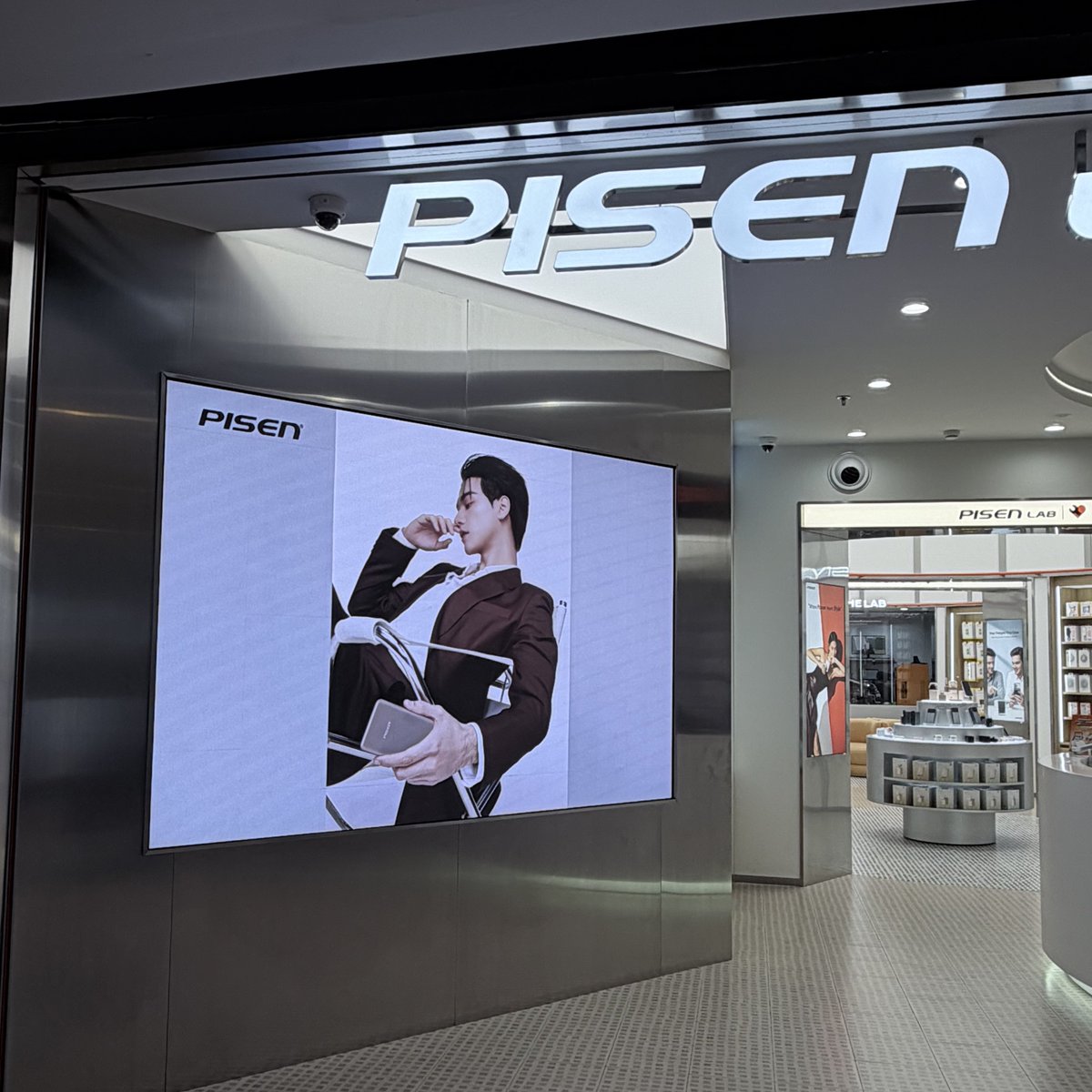 เซฟเทมเบ๋อออ 🦆🐰 tweet media