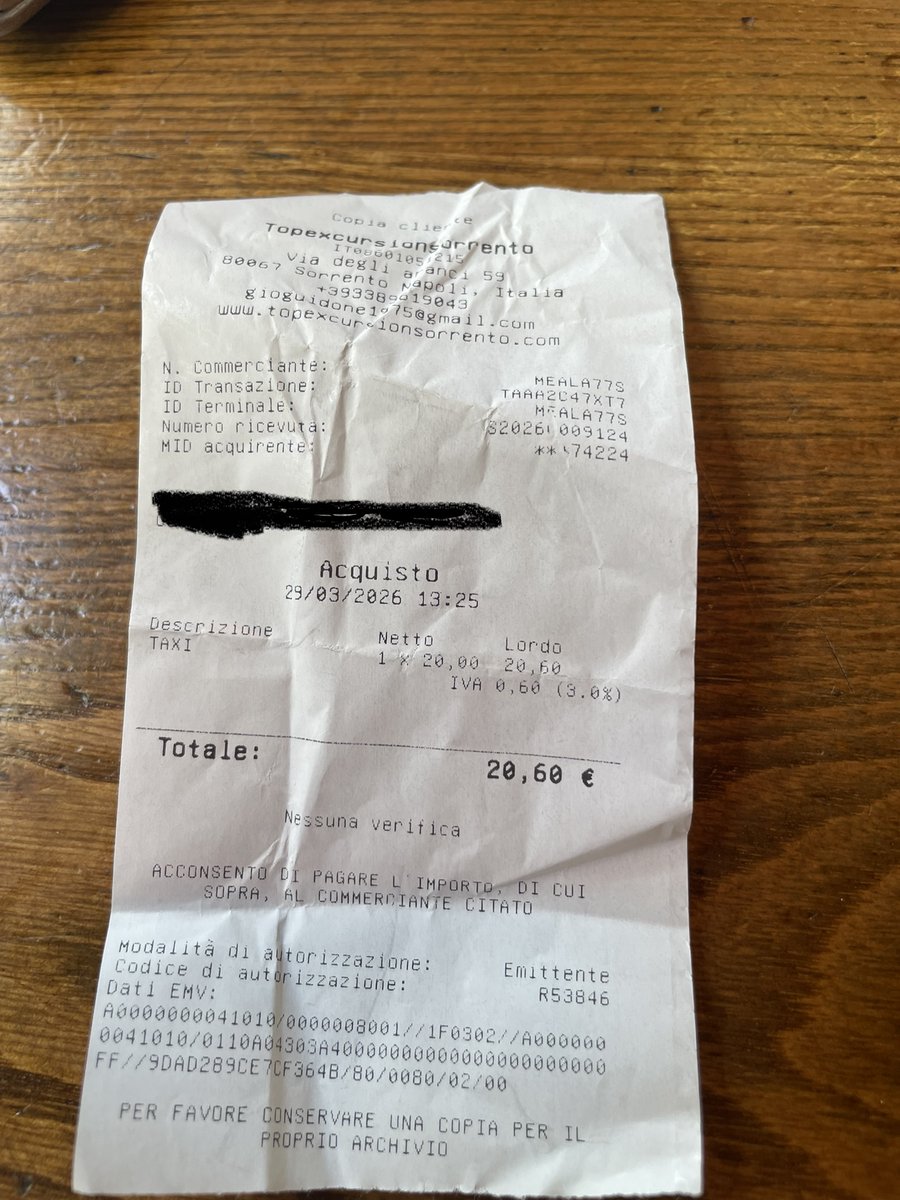 tim1882's tweet photo. ⚠️Warning: @RadicalStorage is listing closed shops as "available".  The app hides addresses until after payment and I was charged x 2 for a shop that wasn't even open! Had to take a cab to a far location just to drop our bags.   Pls can we have refunds for the non-bookings &amp; cab. https://t.co/RBpxKLWNj6