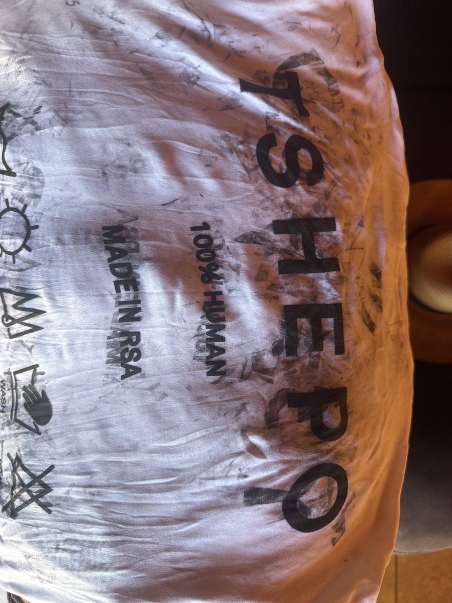 khggqa's tweet photo. @TshepoJeans I have a complaint.this is only the 2nd time I am washing it and it came out like this https://t.co/0JDiwlP9PV