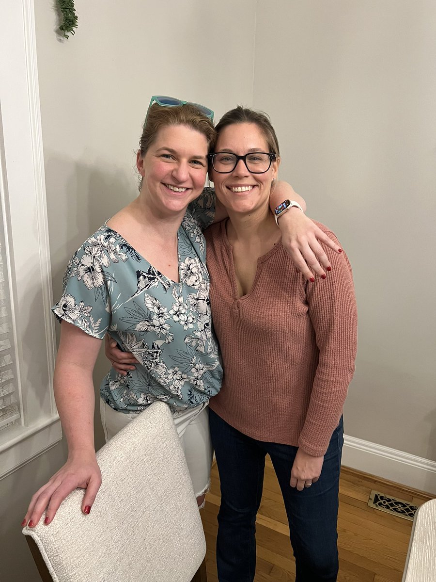 travel_run_lift's tweet image. So much fun getting to go to cookbook club again! We cooked from In for Dinner which was pasta and carb heavy (a runners favorite thing haha). Everything was good, even though I forgot to put peas in my Spring Pea Risotto 🤦‍♀️ Lots of laughter and fun as always! #friendship