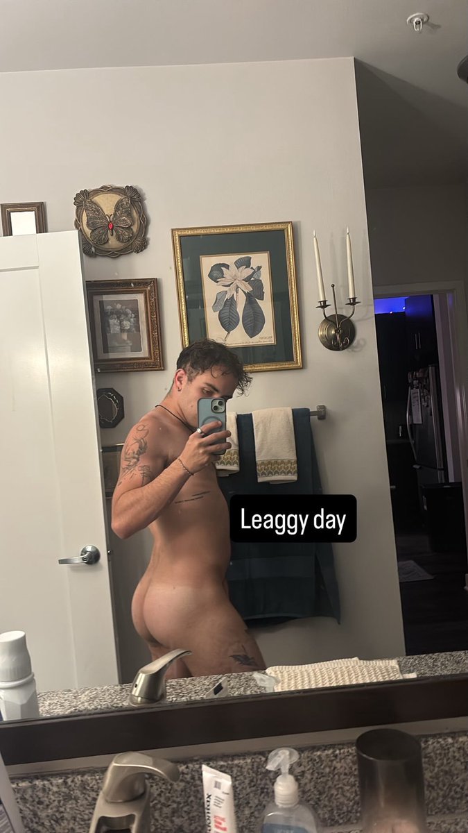 Not_my_shirt2's tweet photo. Leg day yay https://t.co/89DocQ7EP2