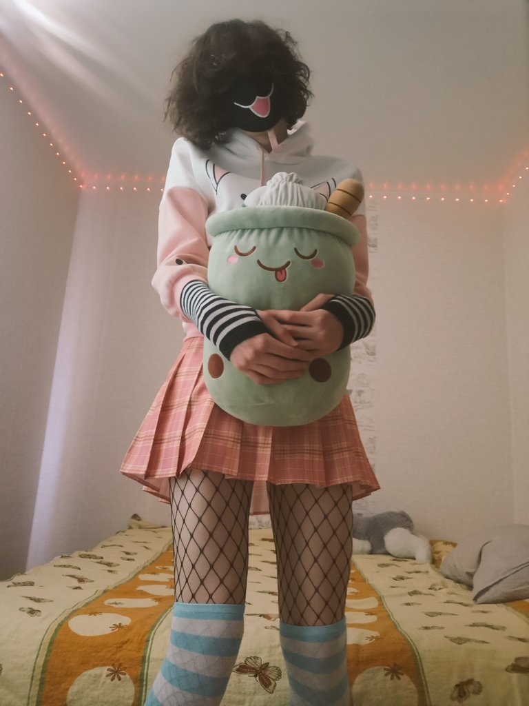 28Merk's tweet photo. Hey i know this hoodie is small for me but it's too cute not to wear qwq

It's hard to be a tall femboy in general TvT https://t.co/UUAUax6fjH