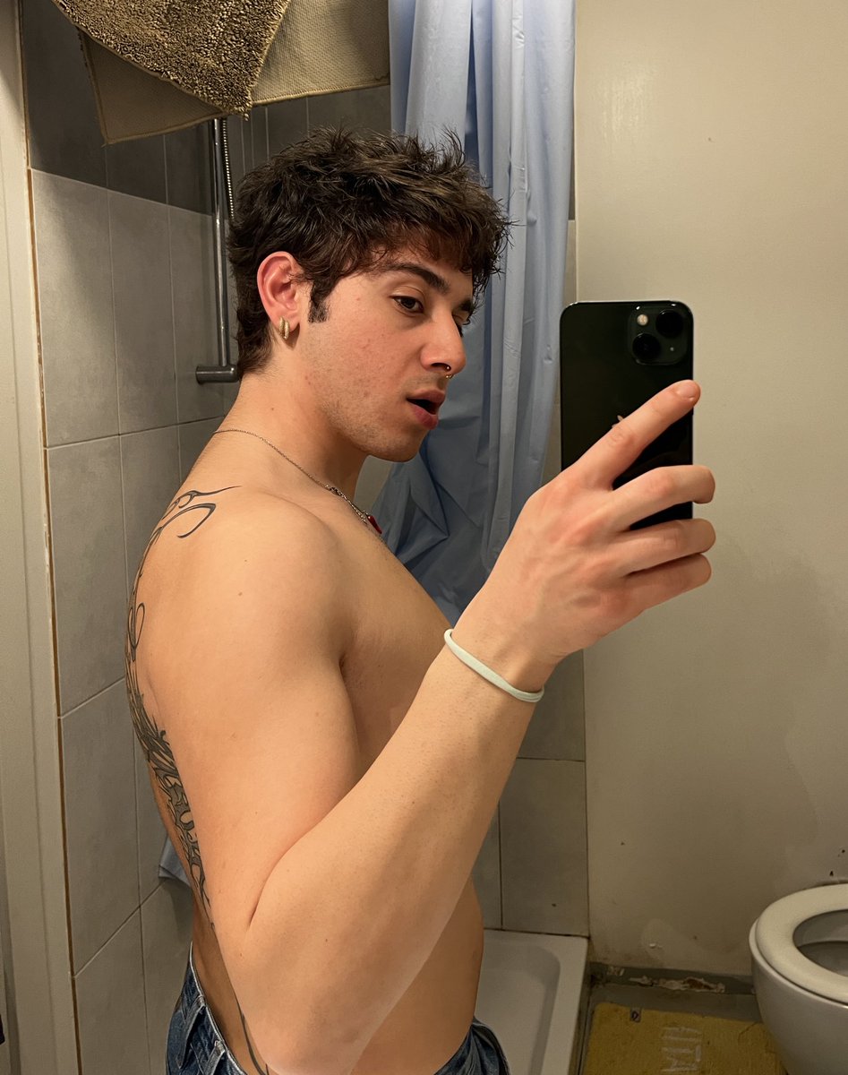 E (@wrr10r6) on Twitter photo 