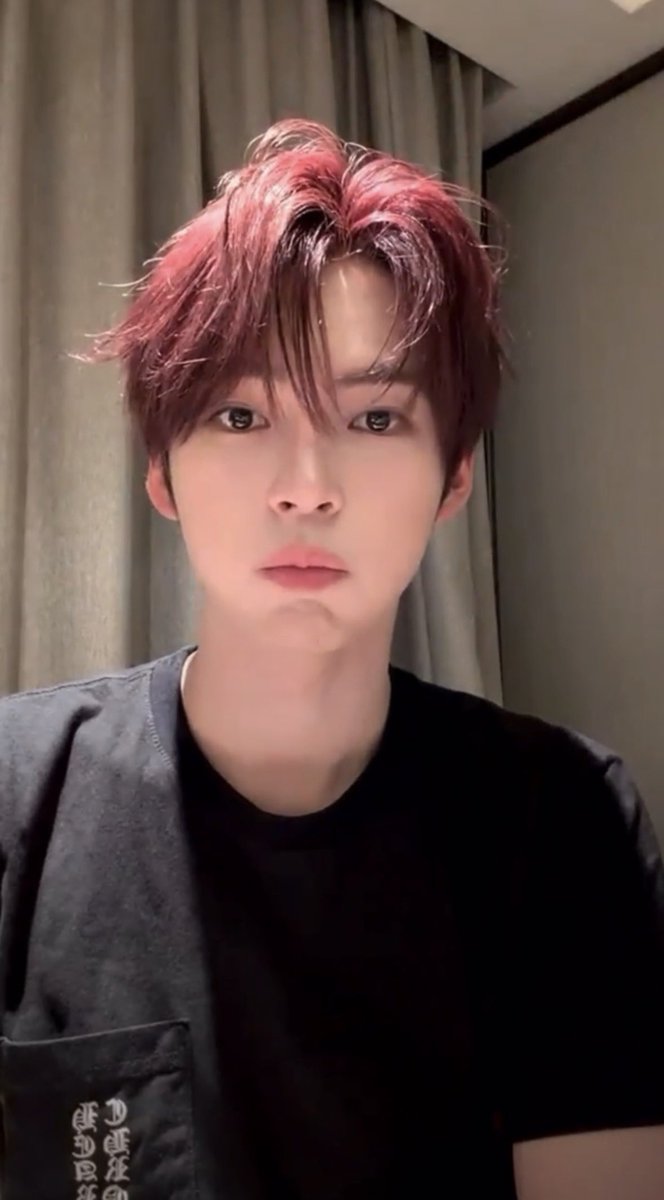 볼빵빵 성한빈 tweet media