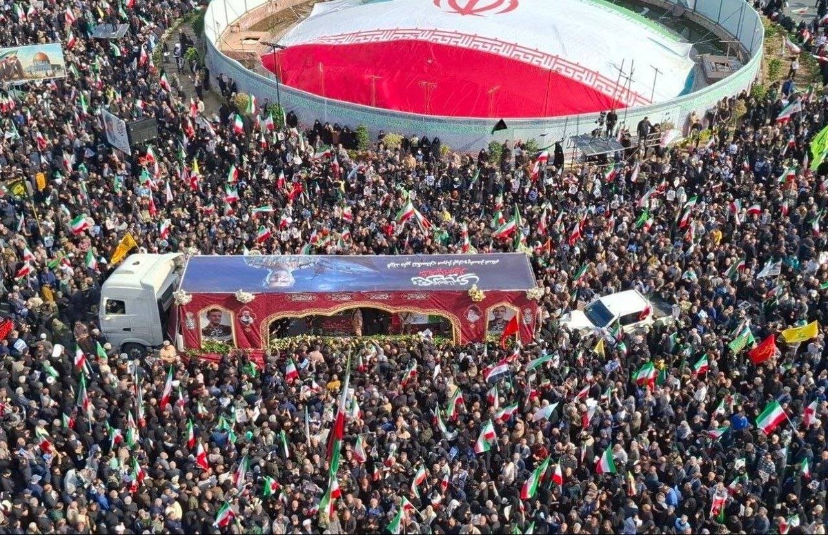 Farzaneh Ashoorioun | فرزانه عشوریون tweet media