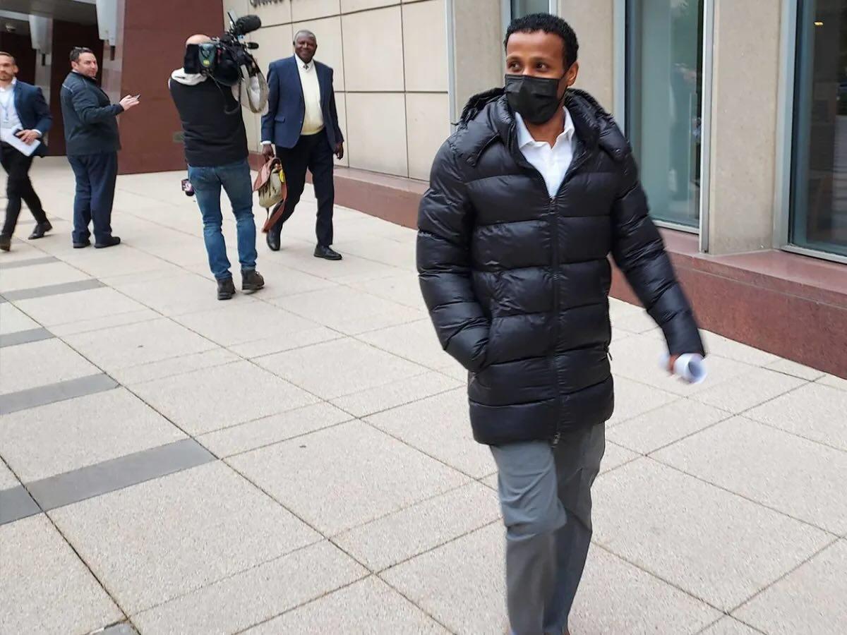 🚨 BREAKING: Abdul Abubakar Ali, a Somali man who stole $1.1M through a massive fraud scheme, has been sentenced to just 1 year in prison.

Prosecutors say he used fake invoices, claiming to provide over 1.3 MILLION meals to families that never existed.

Ali is the 4th to plead