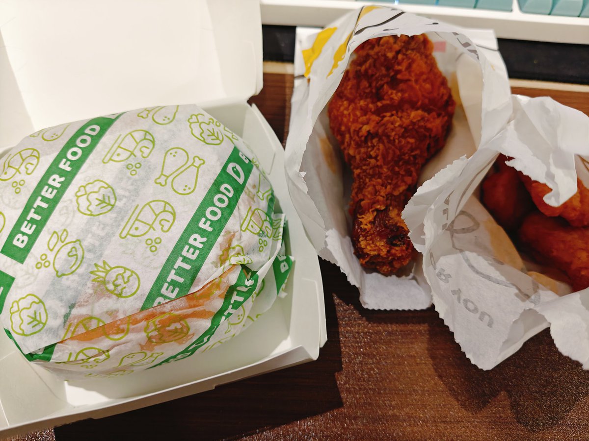 白烏鴉. tweet media