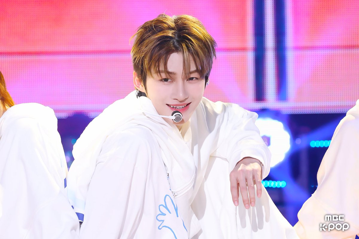 ✉️요청하신 사진 왔습니다✉️

훈아..♡

#만우절 #Aprilfoolsday #TWS #지훈 #음중 #아육대 #가요대제전 #MBCkpop