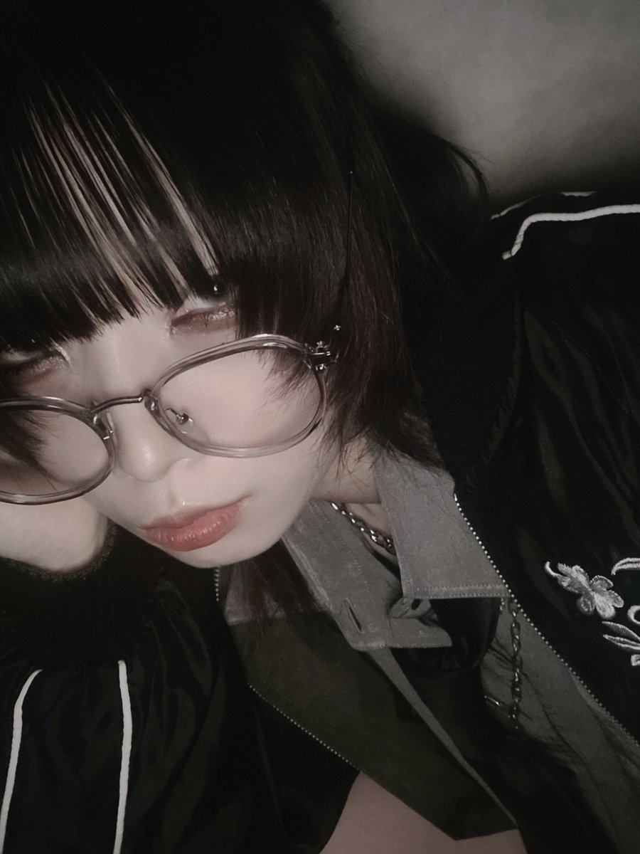 スジコ tweet media