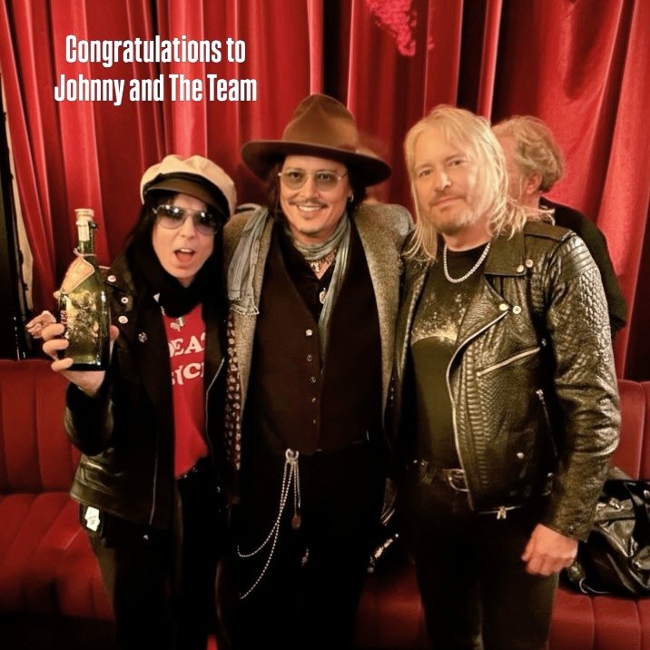 Savvy_CapJackie's tweet image. "Congratulations to #JohnnyDepp, #ThreeHeartsRum and The Team♥️♥️♥️"
~ Tommy Henriksen
(disvicious1 IG)
📸 AJ