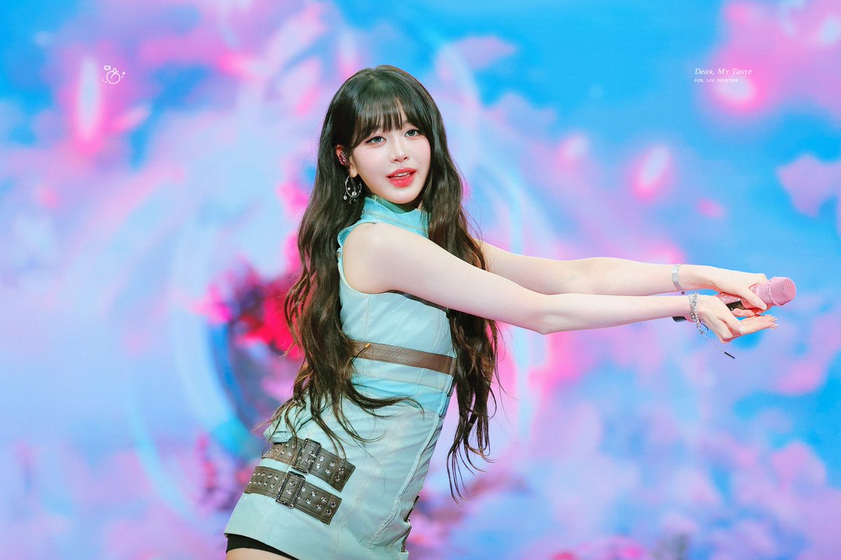 250928 Music Bank

#AprilFoolsDay #만우절
#장원영 #JANGWONYOUNG #아이브 #IVE