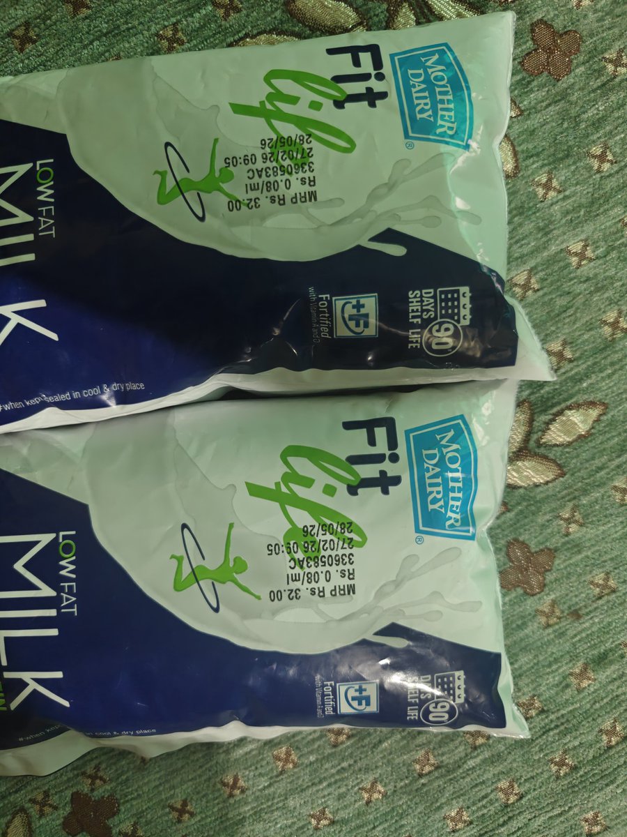 Arham1644016's tweet photo. I placed the order of 11 packets of these. They are seriously delivering these made in feb. I tried to boil few and the result, they got curd. And if I raised complaint on app, the delivery agent harasses, abuse and talk shit and create scene. @bigbasket_com @jagograhakjago https://t.co/5Cvby1BAi9
