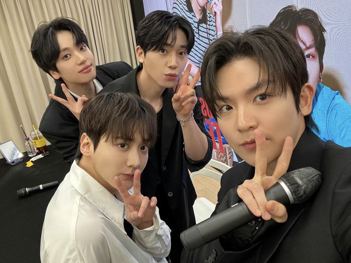 [💫]
속이는 사람 0명, 속는 사람 4명
그래도 really 엔젤 사랑해💜🪽

#TEENTOP #틴탑