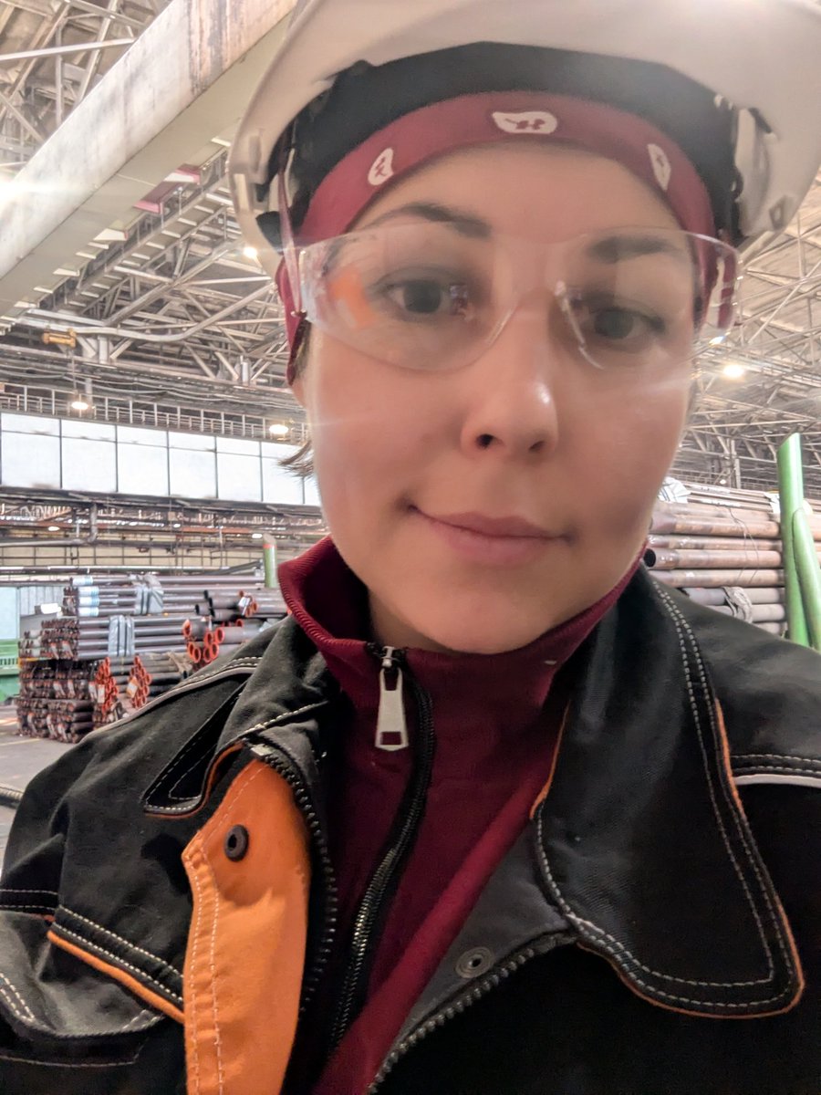 Annushka_Smaslom tweet media