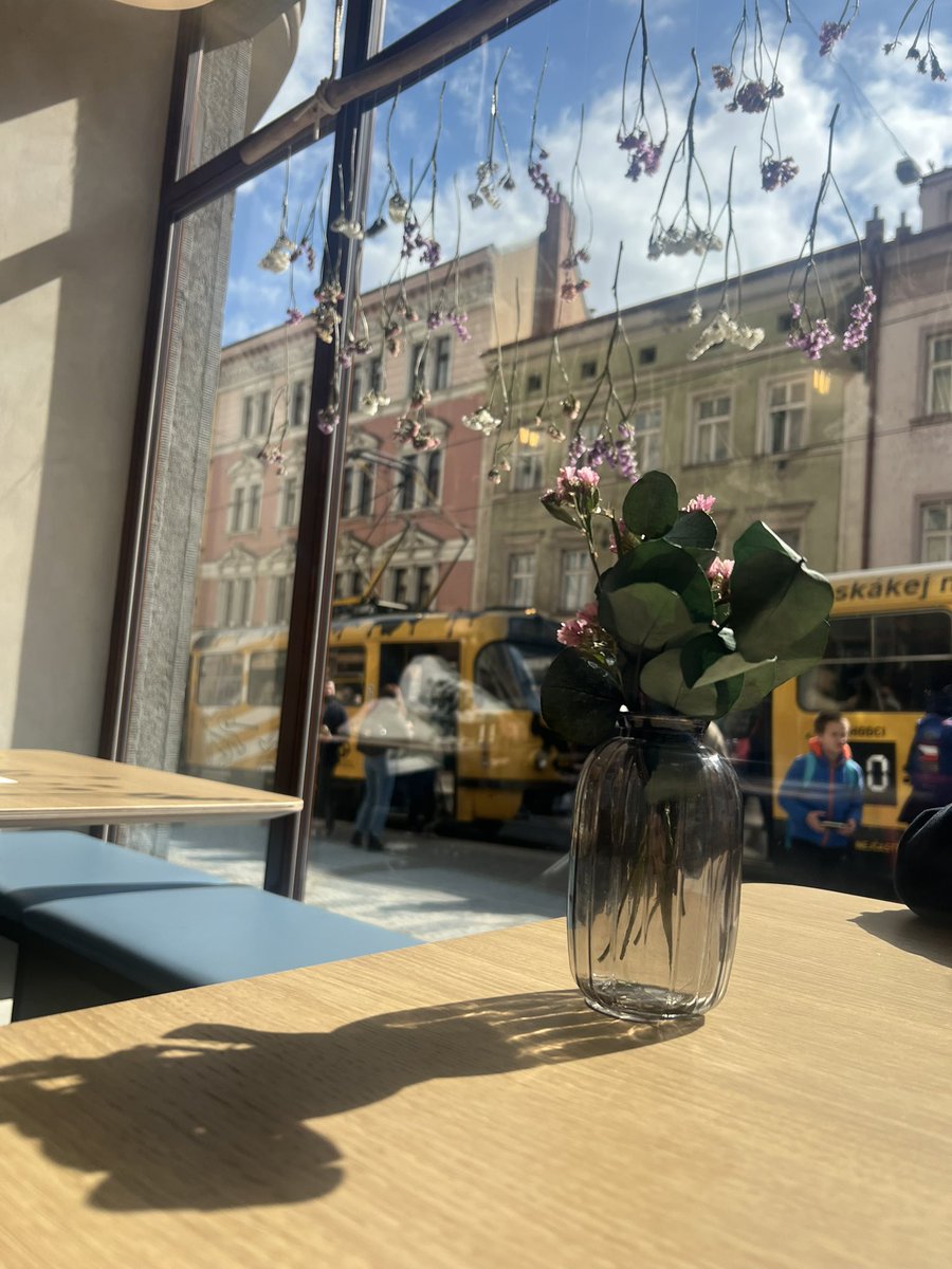 Denisa 🪩​ tweet media