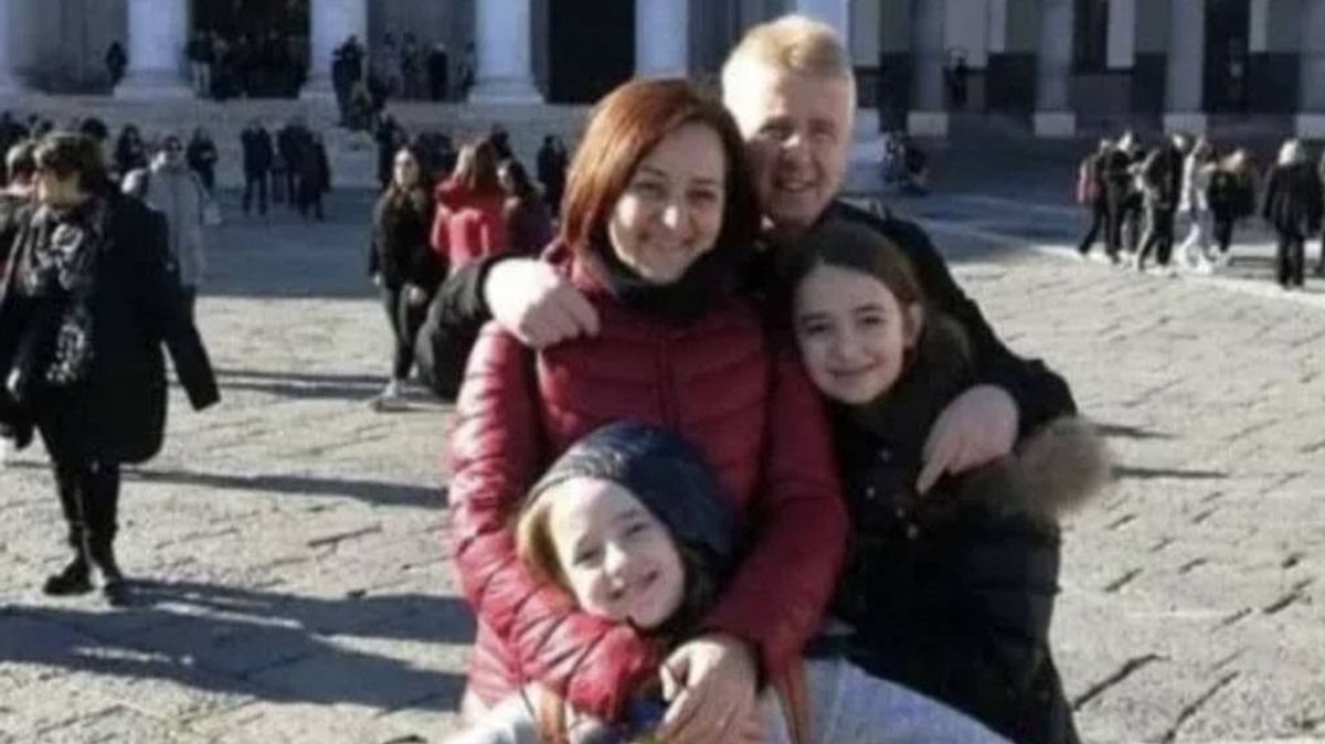 Mirror World News tweet media