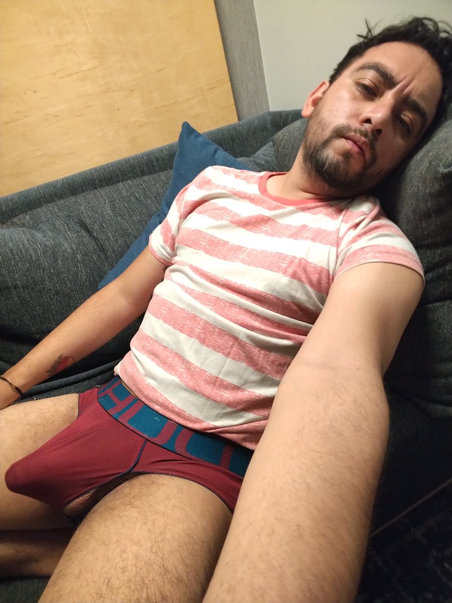menundiespotter's tweet photo. 🔥 Hay quienes usan #trusa… y hay quienes la convierten en tentación.
@adnflp no solo la presume, la disfruta, provocando miradas con esa actitud y ese gran #bulto que juega con la imaginación 😈

❤️ si te provoca… 🔁 si también la usas 📸

#TrusaLover #Truseros #TeamTrusa 🔥😏 https://t.co/Qc6VSW86Zc