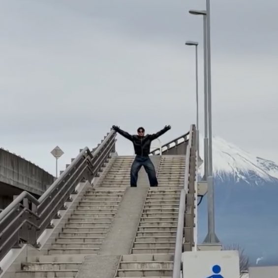 plawdoyy* tweet media