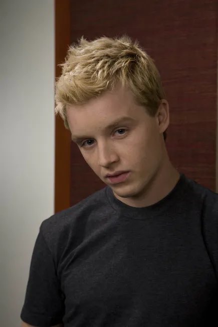 hourly noel fisher tweet media