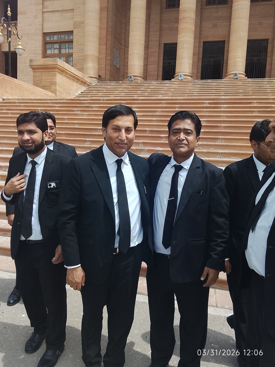 KashifAli_Sabir's tweet photo. Governor Sindh Nehal Hashmi visited Sindh High Court at Old Bar Room to address to the legal fraternity.
#HighCourtOfSindh #SHCBA
#GovernerSindh #NehalHashmi https://t.co/GriV1OgAjT