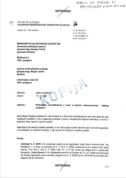 MiraHace's tweet photo. @vladaRS @nmusar  @8Marec @SpletnaMladina 
Objava osebe Slovenija Info Portal
Slovenija Info Portal

Vohunska afera brez vohunov 📷 Velika prevara pred volitvami? Dokument Sove ni potrdil ključnih obtožb – razgalil je politično konstrukcijo brez dokazov, ki je služila zgolj ustvarjanju umetne krize.
Predvolilna vohunska bajka, ki so jo v javnost prvotno lansirali aktivisti tranzicijske levice, je bila očitno povsem izmišljena. Luč dneva je namreč ugledal dokument Sove, na katerem je bazirala – ta pa v ničemer ne povezuje stranke SDS s skrivnimi posnetki, ki so se v predvolilnem obdobju znašli v javnosti.
Vse bolj jasno postaja, da je vlada zlorabila podatke o prisotnosti podjetja Black Cube v Sloveniji. Dokument namreč kaže, da so bili ti v Sloveniji prisotni zaradi opravkov ali poslov, ki niso bili povezani s skrivnimi snemanji predstavnikov tranzicijske levice.
Ni povezave med SDS in skrivnimi posnetki. Ni dokaza, da za njimi stoji Black Cube. Ni niti osnovne logične verige, ki bi podprla dramatične trditve, s katerimi so tedne bombardirali javnost.
Ostane samo vprašanje: kdo si je vse to izmislil – in zakaj?
Zgodba, ki so jo lansirali aktivisti tranzicijske levice in jo je politika pograbila z obema rokama, je temeljila na namigih, interpretacijah in politični agendi. Mediji so jo razširili, vlada pa povzdignila na raven “grožnje suverenosti države”.
Dokument sicer razkriva, da so bili v Sloveniji prisotni uslužbenci nekakšne detektivske agencije Black Cube, ki jih Sova naziva kot “zasebna obveščevalna agencija”. Da ne gre za obveščevalce, pa priča že dejstvo, da je eden od njih za plačilo uporabil kar kreditno kartico in da so se v hotelu očitno prijavili s svojimi resničnimi imeni. Dokument Sove je pridobil Info360.
Spomnimo, vohunsko zgodbo so v predvolilnem obdobju lansirali znani aktivisti levice (Nika Kovač, Filip Dobranić in novinar Borut Mekina), zgodbo pa so koordinirano pograbili mediji in vlada. Trdili so, da za objavljenimi posnetki stoji podjetje Black Cube, to pa so povezali z SDS. Preprosto povedano, predstavili so zgodbo, da za prisluhi stoji SDS, sicer povsem brez dokazov.
Niso dokazali, da za posnetki stoji Black Cube, niso dokazali, da je Black Cube povezan z SDS. Celotno zgodbo so nato ocenili kot vplive na volitve iz tujine in kot vprašanje suverenosti države, kar pa je bilo nasploh absurdno, saj se pojavlja vprašanje, na kak način bi lahko posnetki, ki so razkrivali korupcijo tranzicijske levice, ogrožali slovensko suverenost.
Sedaj je jasno, zakaj niso predstavili nobenih dokazov. Preprosto zato, ker jih ni bilo. Očitno je celoten konstrukt tranzicijske levice temeljil na izmišljotinah.
Kljub temu je bila javnost prepričevana, da gre za sofisticirano vohunsko mrežo, povezano z opozicijo.
Pa poglejmo ključne dele dokumenta.
Agencija Sova navaja podrobnosti šestih skrivnih snemanj, na katerih so se znašli posamezniki tranzicijske levice. Ne navajajo avtorja snemanja, pač pa zgolj okoliščine snemanj. Podatki oseb, ki so se sestajale in snemale Dominiko Švarc Pipan in druge, so anonimizirani. Kar je nenavadno, saj gre verjetno za izmišljene identitete. Navajajo tudi znane podatke, da so srečanja potekala v Zagrebu, na Dunaju in v Londonu. Gre za že znane podatke.
Nato pišejo, da so se predstavniki podjetja večkrat oglasili tudi v Ljubljani. Gre za osebe Tzur Liron, Zorella Dan, Eiland Giora. Razloga za obisk ne navajajo.
Na tej točki “vohunska bajka”, uperjena zoper SDS, povsem propade. Uslužbenci podjetja Black Cube so se, glede na dokument Sove, večkrat oglasili v Sloveniji: 1. 12. 2025, 10. 12. 2025 – 11. 12. 2025, 22. 12. 2025, 17. 2. 2026 – 18. 2. 2026.
Datumi prihodov v Ljubljano ne sovpadajo z datumi skrivnih snemanj, njihova prisotnost v Sloveniji pa nakazuje, da so bili tukaj zaradi drugih opravkov, nepovezanih s snemanji, ki so se odvijala v tujini. Vzročno-posledična povezava med Black Cube, SDS in posnetki ni bila vzpostavljena.
O verjetnem avtorju skrivnih posnetkov smo pisali v preteklih dneh. Vlada Roberta Goloba je v zadnjih štirih letih neprestano napadala Izrael, tako v domačih medijih kot v tujih. Predsednik vlade je na generalni skupščini Združenih narodov vzneseno napadel izraelskega premierja, Slovenija pa je napovedala pridružitev tožbi zoper Izrael na Meddržavnem sodišču. Ko so se začeli posnetki objavljati, je vlada nemudoma odstopila od namere k pridružitvi tožbi, izraelsko zunanje ministrstvo pa je to izjavo javno pozdravilo na družbenem omrežju X. Kdo je torej stal za posnetki? Zagotovo ne detektivska agencija Black Cube.