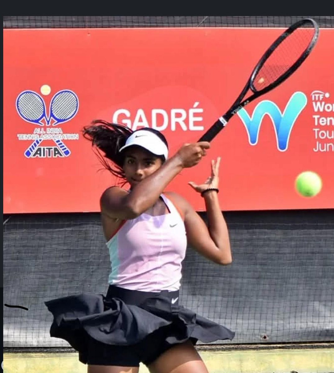 Parsa Bombs 💣 tweet media