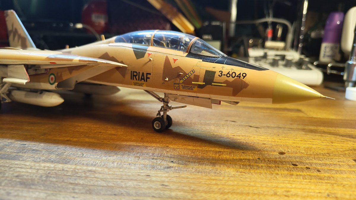 ててす tweet media