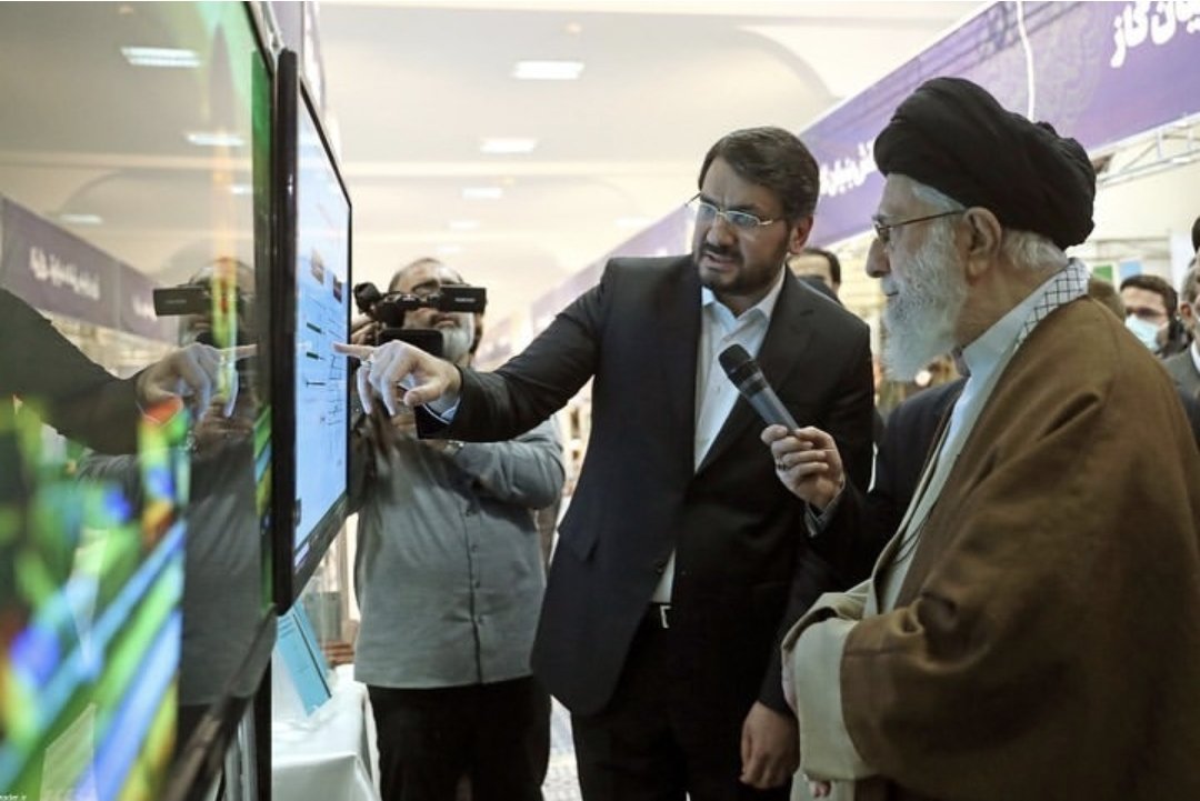 mehrdadbazrpash's tweet photo. حرف از وطن دوستی پیش ملتی نزنید که امامش برای ایران جانش را تقدیم نمود.
#روز_جمهوری_اسلامی_ایران https://t.co/FXDKVXdt8A