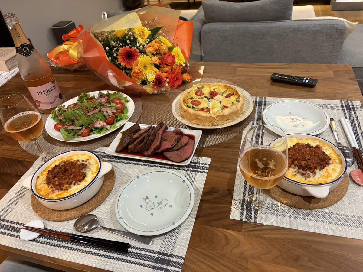 ᴄ ᴏ ᴄ ʜ ᴀ ɴ tweet media