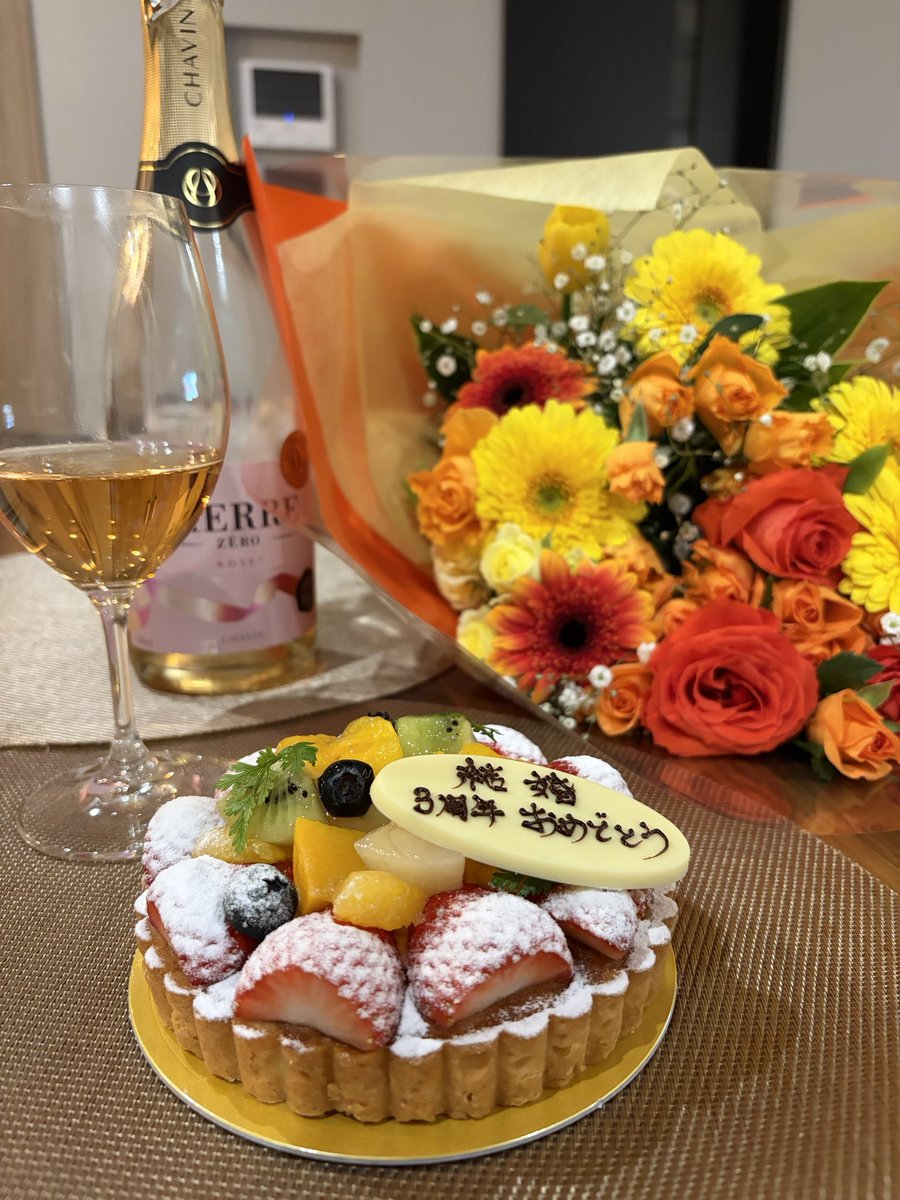 ᴄ ᴏ ᴄ ʜ ᴀ ɴ tweet media