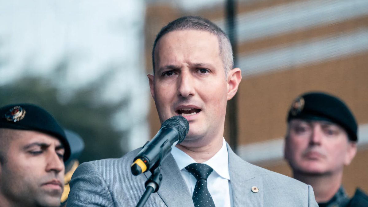 RT do Brasil tweet media