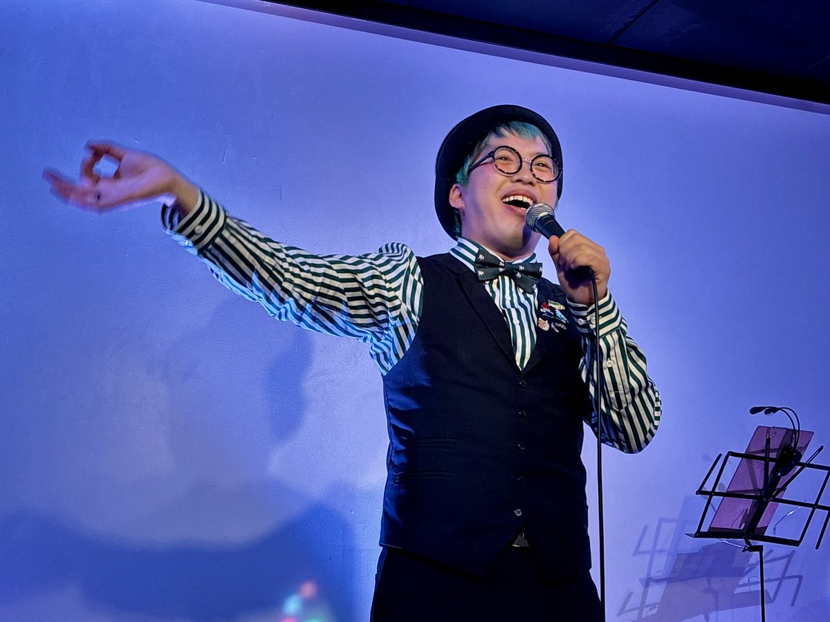 【4/1 タクトくん@下北沢DY CUBE】

1.口笛(お題の新曲)
2.どうぶつ知りたいソング
3.SUPPONPON
4.ビンカーン大統領
5.ドレミファミンド