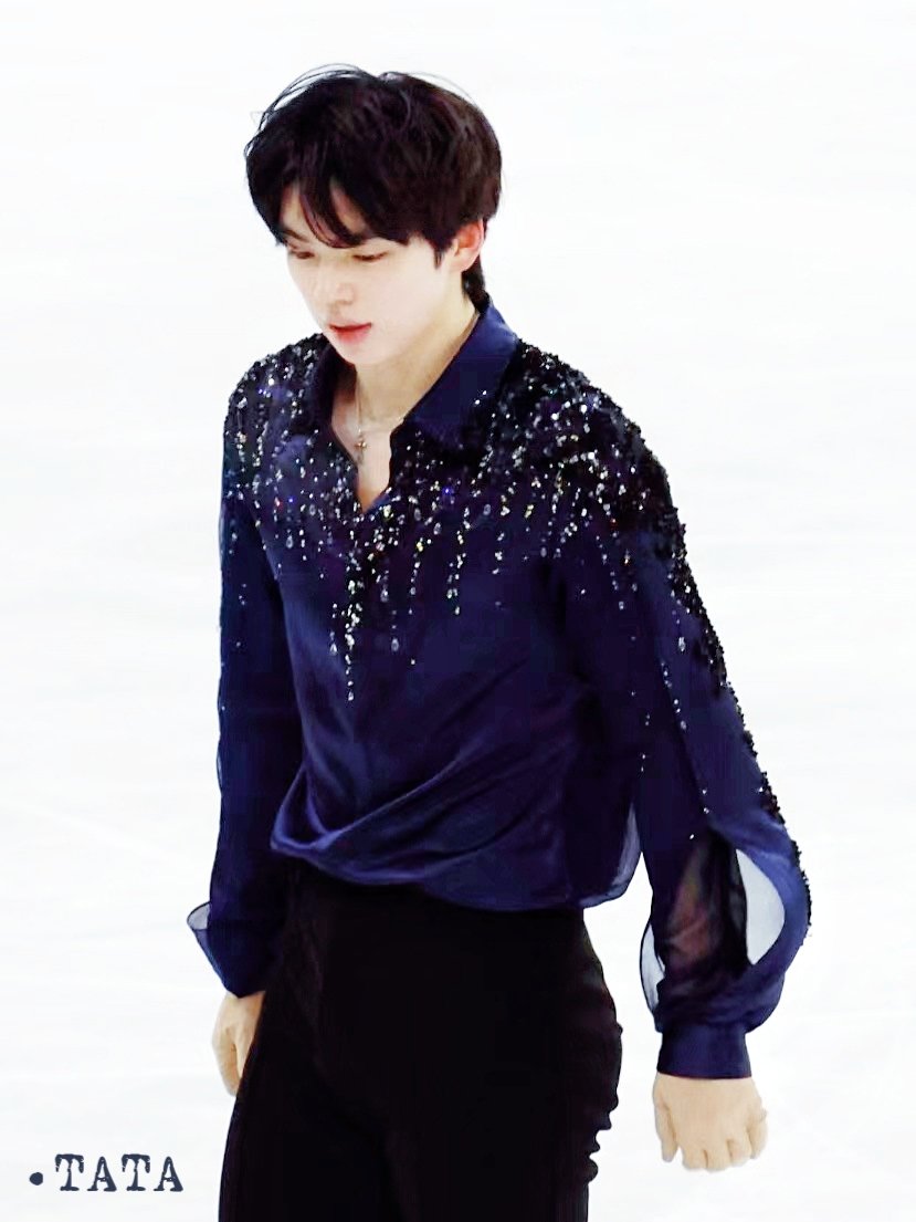 Lluckysk8x's tweet photo. ☔Rain, in your black eyes👁️
#차준환 #JunhwanCha #figureskating #피겨스케이팅 https://t.co/uGPRICIdhW