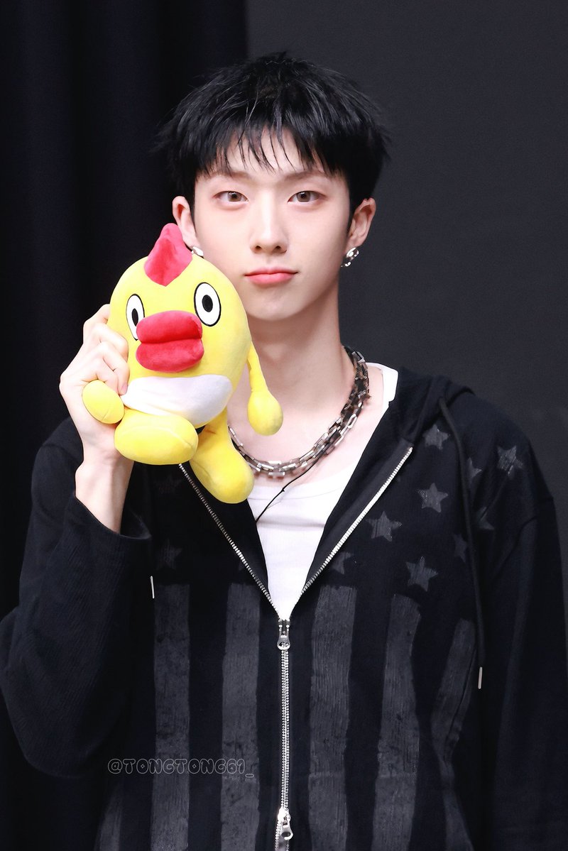 ﹏ ۶ ⁻ ｪ ₎ ₃ tweet media