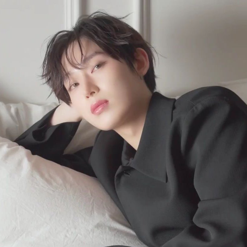 talking body. 
a #sunwon au 🔞

it started in one summer night, klein (sn) caught the eye of the man named juno (jw), klein got an idea to use that perfect body for fun. but he didn’t know that he was about to step into juno’s trap.