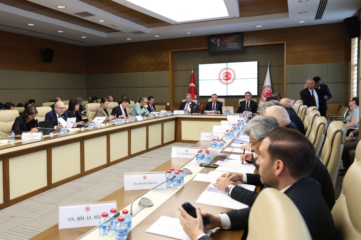 mahmutnazirli's tweet photo. Dışişleri Komisyonumuz, “Uygun Bulma Kanun Teklifleri”nin görüşülmesi gündemiyle toplanmıştır.

Gerçekleştirdiğimiz toplantı neticesinde, 6 uluslararası sözleşme Komisyonumuzda kabul edilerek Türkiye Büyük Millet Meclisi Genel Kurulu’nun takdirine sunulmuştur. https://t.co/U6YjrVHsCE