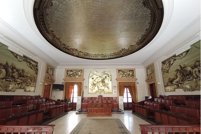 ComunediCatania's tweet photo. Consiglio comunale: nuova seduta giovedì 2 aprile alle 19.15 https://t.co/9M8V1x4z03 https://t.co/Yt9rTXa9y7