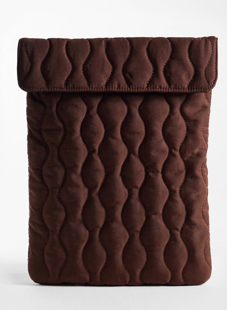 urielsfinds's tweet photo. ⭐ ASOS DESIGN
quilted laptop sleeve in chocolate

🛍️ Price is ₦ 39,000

💬 DM me to get started!  
🔁 Like, retweet, and follow for more style tips and exclusive finds

PS: Displayed price is exclusive of shipping and subject to current exchange rate at the time of purchase. https://t.co/5KK7X05WX7