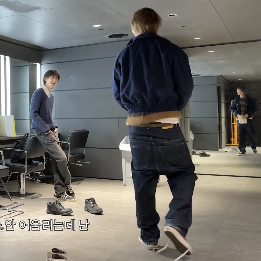 dont look at me tweet media