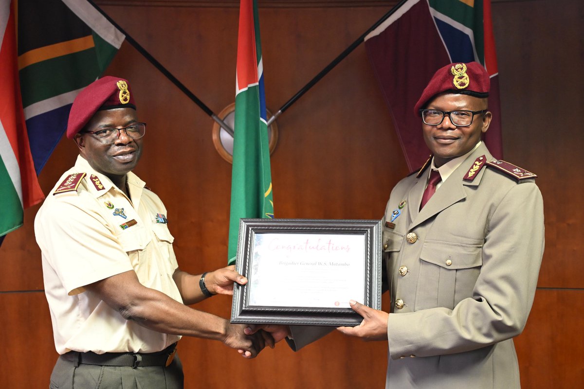 SANDF_ZA's tweet image. #SAMilitaryHealthService Article || On  01 March 2026, the Surgeon General of the 🇿🇦#SANDF, Lieutenant General (Dr) Peter Maphaha, had the honour of  promoting newly appointed leaders within the SA Military  Health Service.

facebook.com/share/p/18P9YB…
