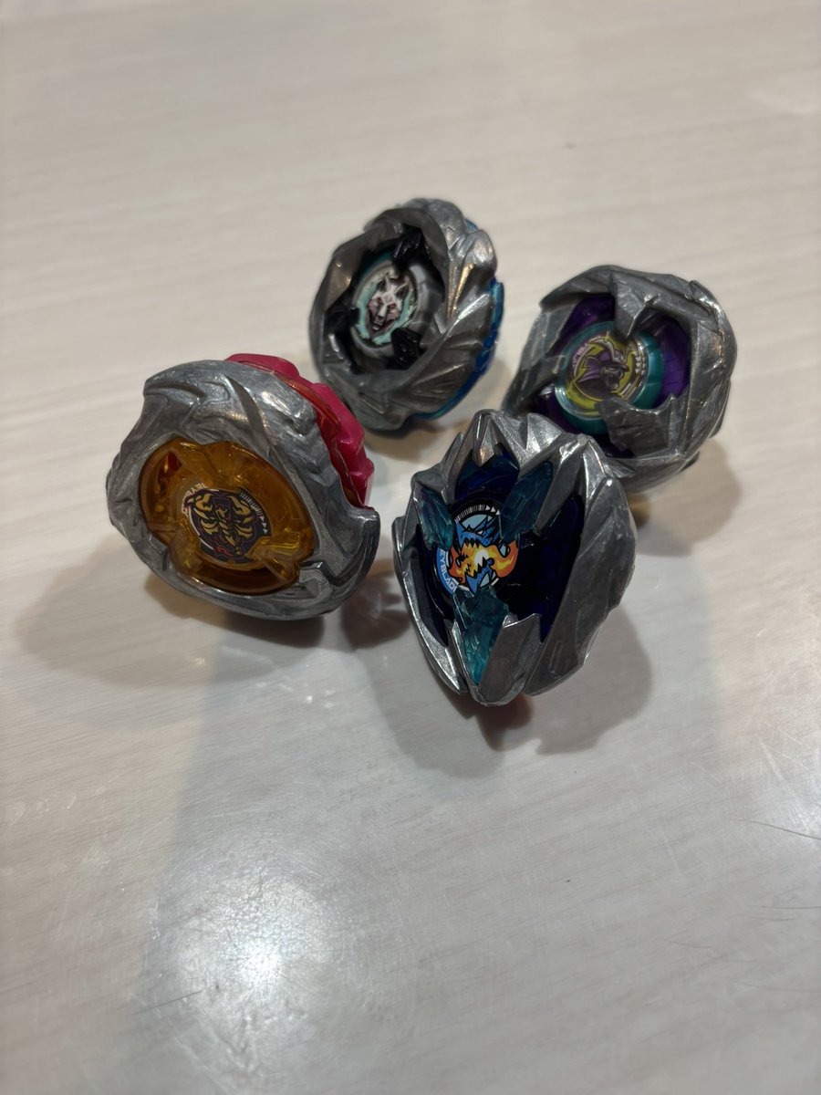 ベイブレード、一人で回しても戦っても超楽しい。
ウィザードロッドもシャークスケイルも買わないけど絶対勝ちに行くという強いマインドで挑む所存。とりあえず5月まで修行。