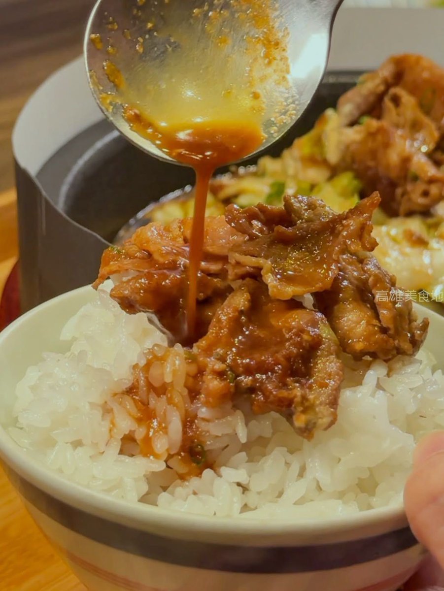 Sayrah86's tweet photo. Should you seek comfort and restoration today, consider indulging in some crispy fried chicken—its aroma is truly unforgettable. https://t.co/RTDrowIJe0