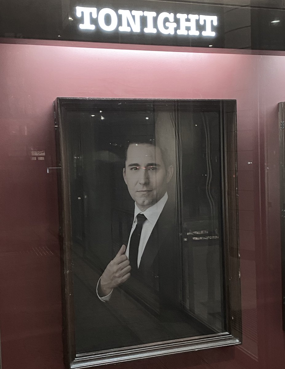davymovie's tweet photo. ブロードウェイと映画版『ジャージーボーイズ』でフランキーを演じたJohn Lloyd Young 初来日公演🎤
歌声はもちろん、ステージでの振る舞いから観客を楽しませる細部の気遣いに至るまで、エンターテイナーの神髄を見た。映画でCan’t take my eyes off youを披露したシーンに入り込んだ気分！幸せ✨ https://t.co/RAHPX551rk