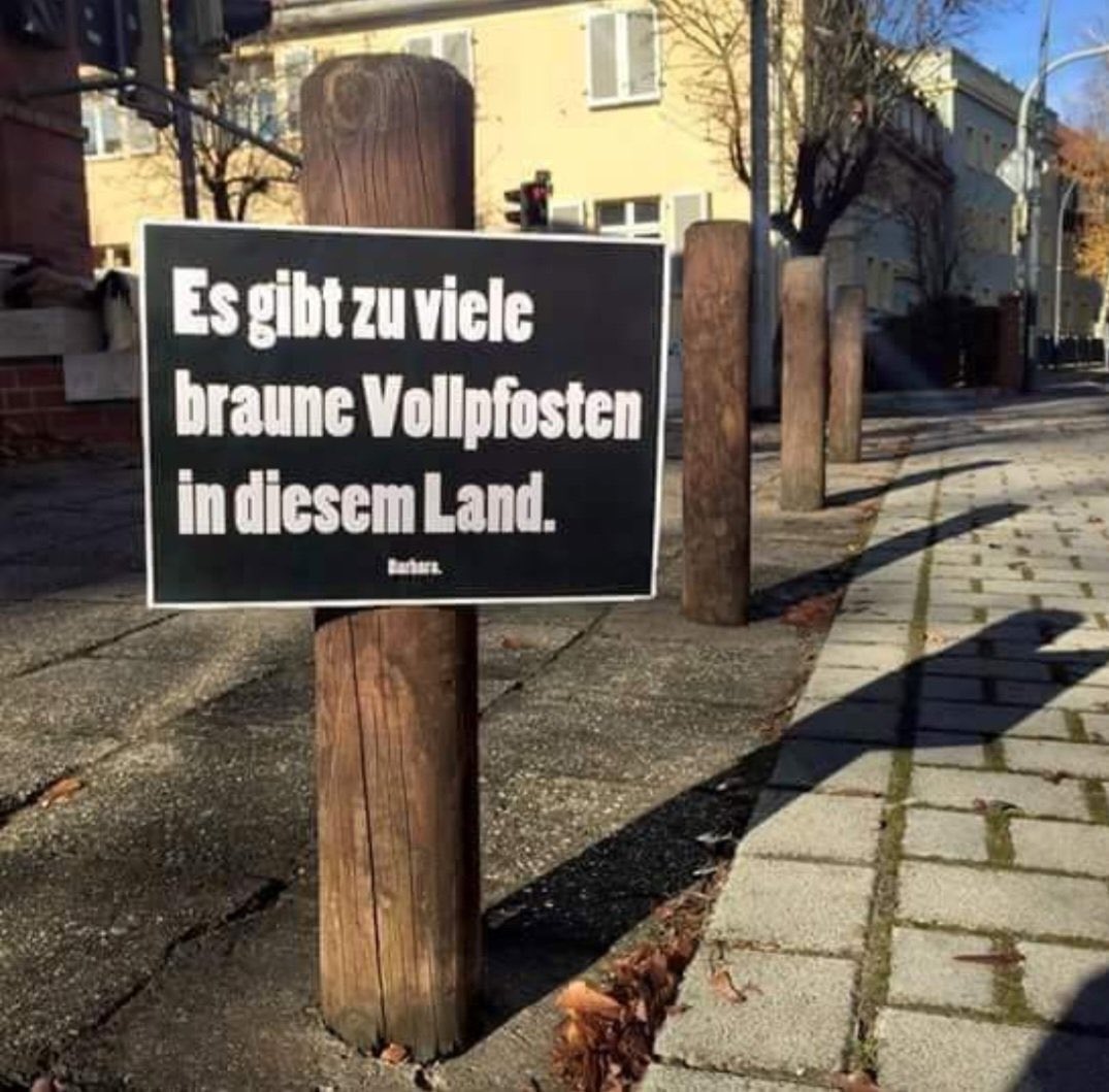 Regina Phalange tweet media