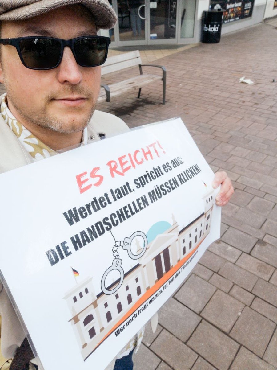 voxpanis's tweet image. Die Konsequenzlosigkeit MUSS beendet werden!
Egal ob #Corona, #Krieg oder #Wirtschaft: die Verbrecher müssen nun endlich eingebuchtet werden.
Dafür kämpfe ich auch in der analogen Welt. 
Die Regimegegner, die bisher ruhig waren, 
müssen endlich ihre Stimme erheben.

Macht auch
