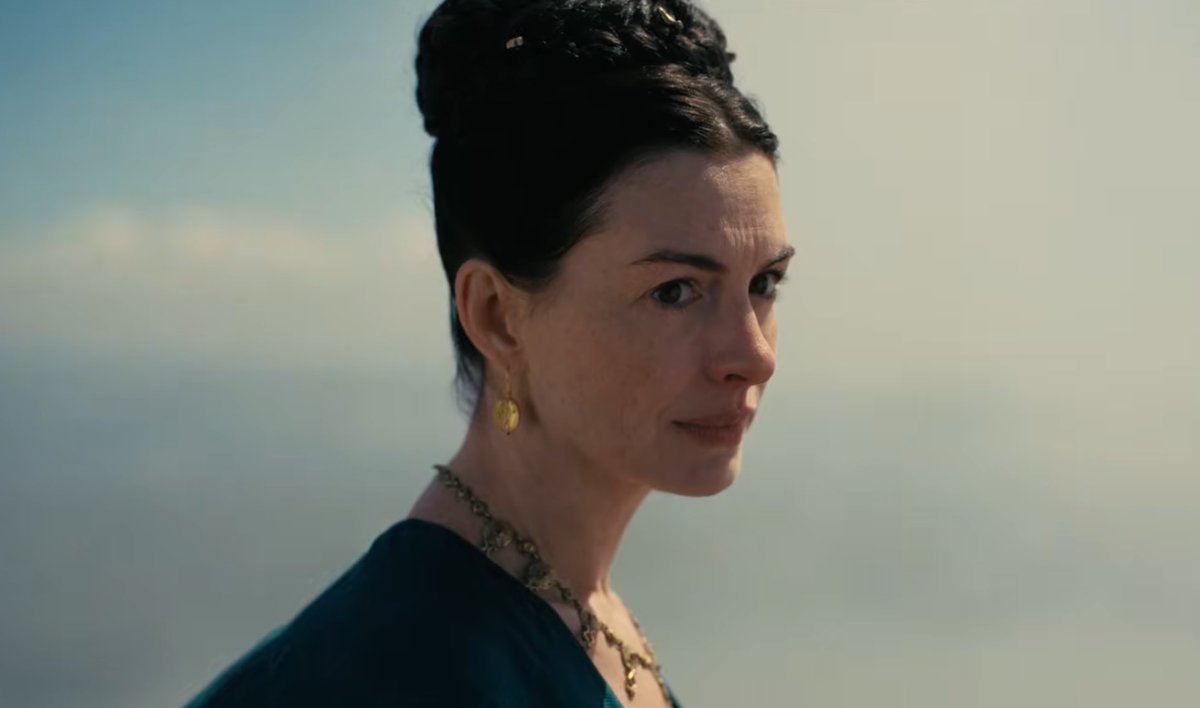CINEMA505's tweet photo. Anne Hathaway em 2026. https://t.co/WklpKjz8mm