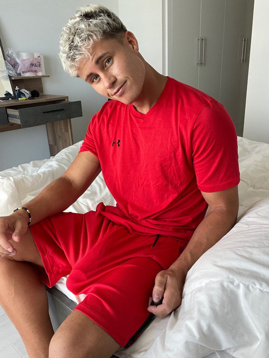 your favorite model Julien 💥 tweet media