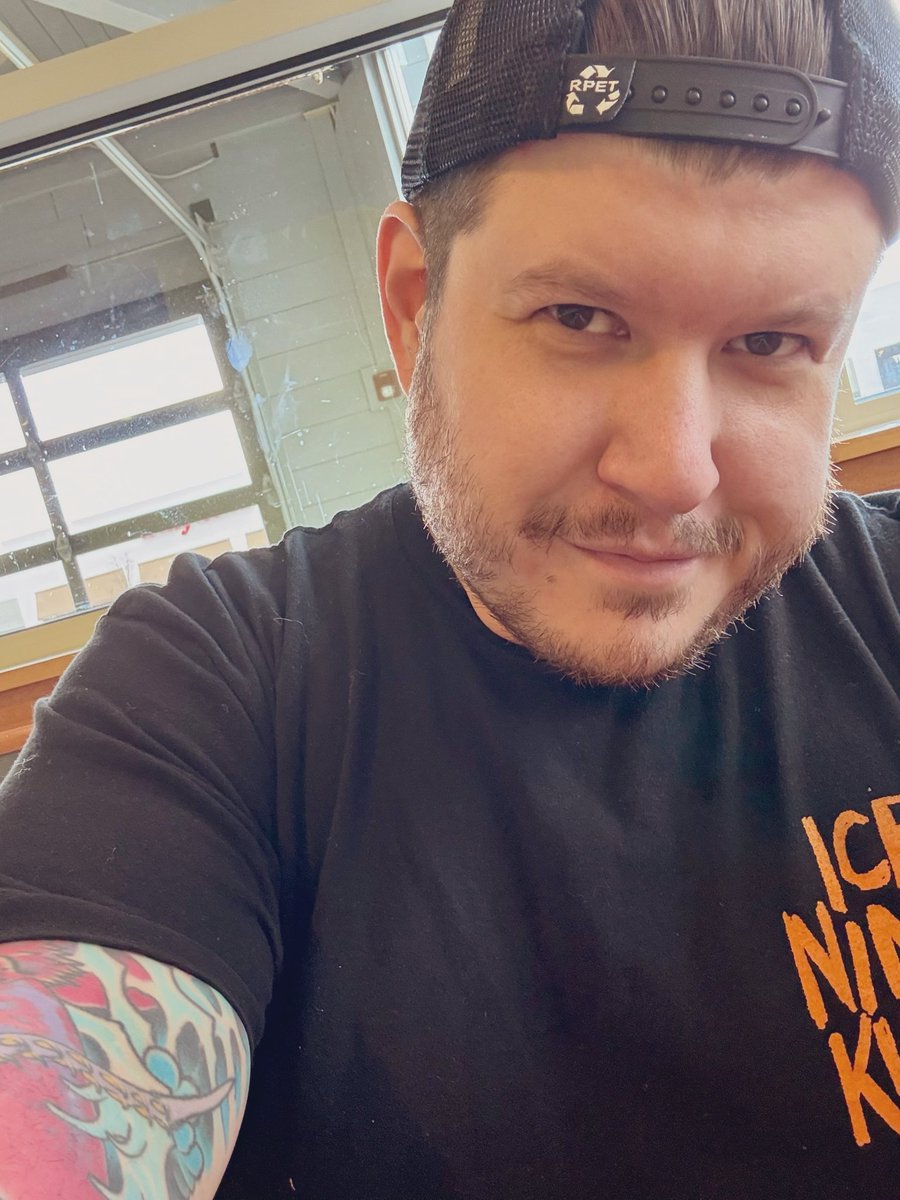 Chris Chainsaw tweet media