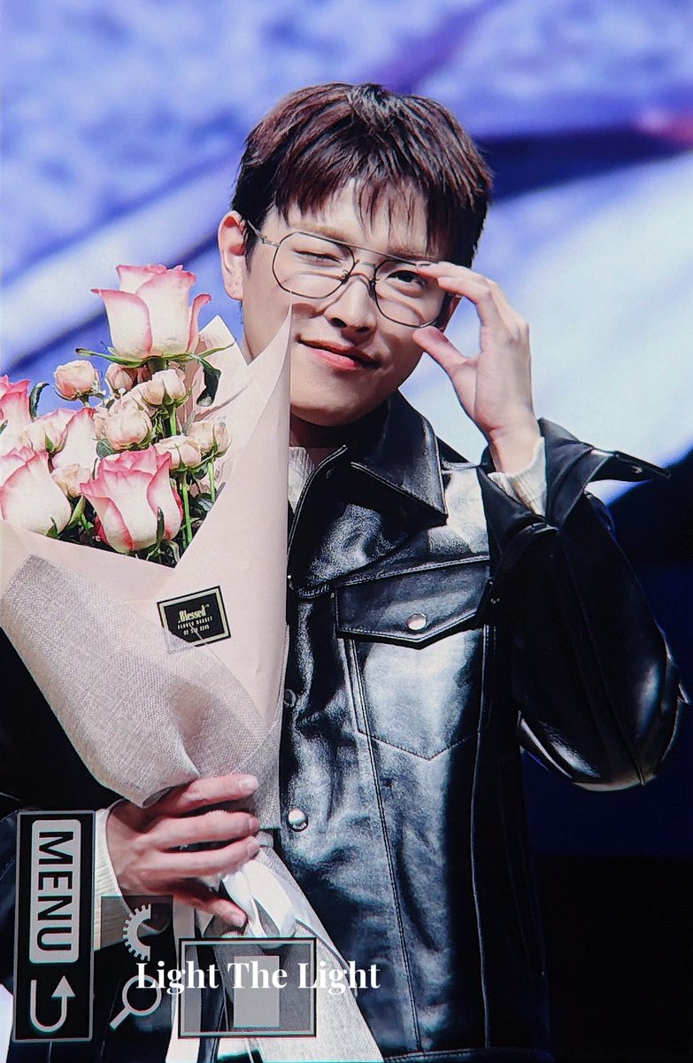 𝑳𝒊𝒈𝒉𝒕 𝒕𝒉𝒆 𝑳𝒊𝒈𝒉𝒕 tweet media