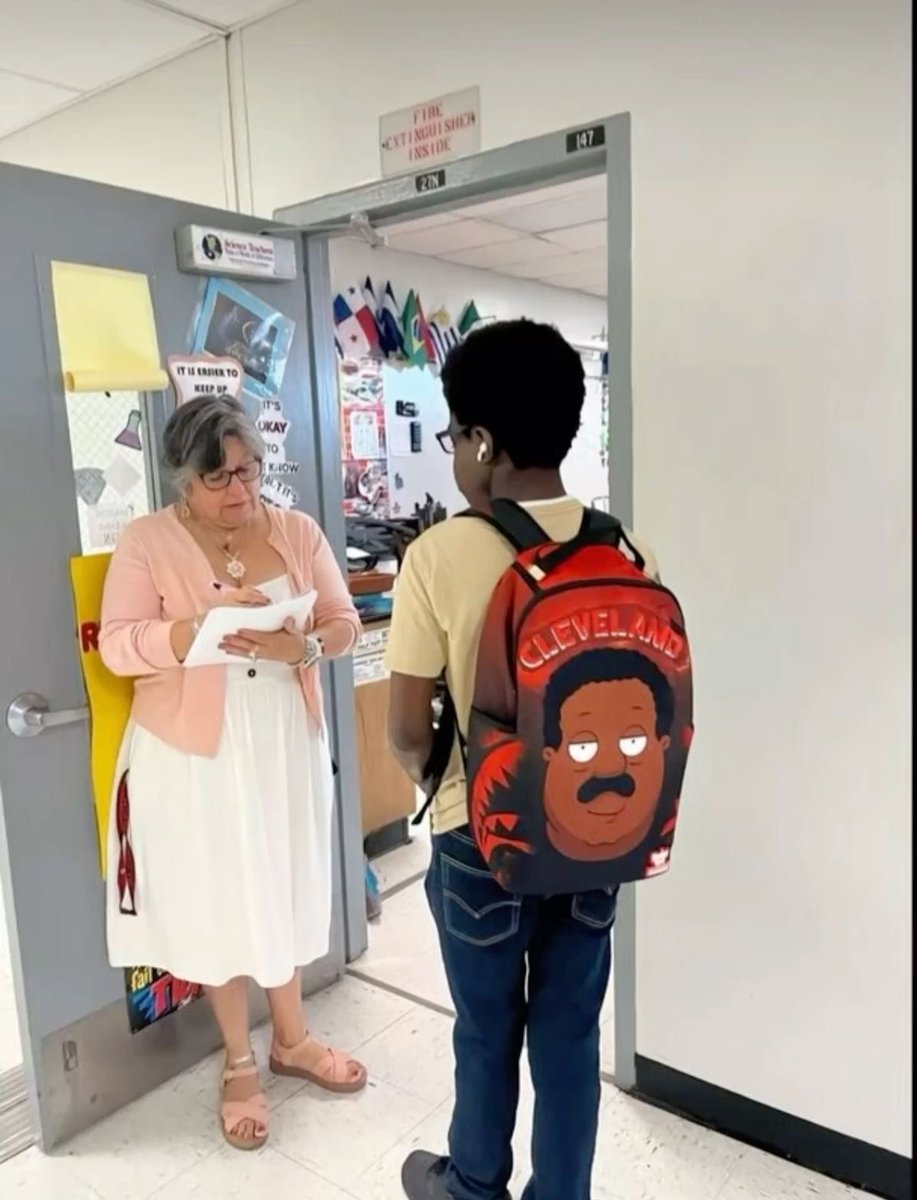 insane poses tweet media